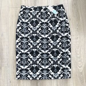 New Truly Poppy Floral Quilted Lined Pencil Skirt Black White Elastic Waist Sz L